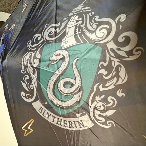 Lot of 2 Harry Potter Hogwarts House Crests Umbrella Grimauld Place Tote Bag NWT - Picture 16 of 16